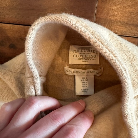 100% Merino Wool Camel Colored Mock Neck Sweater size small Telluride Clothing - Picture 3 of 4